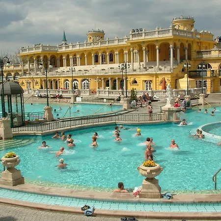 Little Americas Colonial Times * Budapest